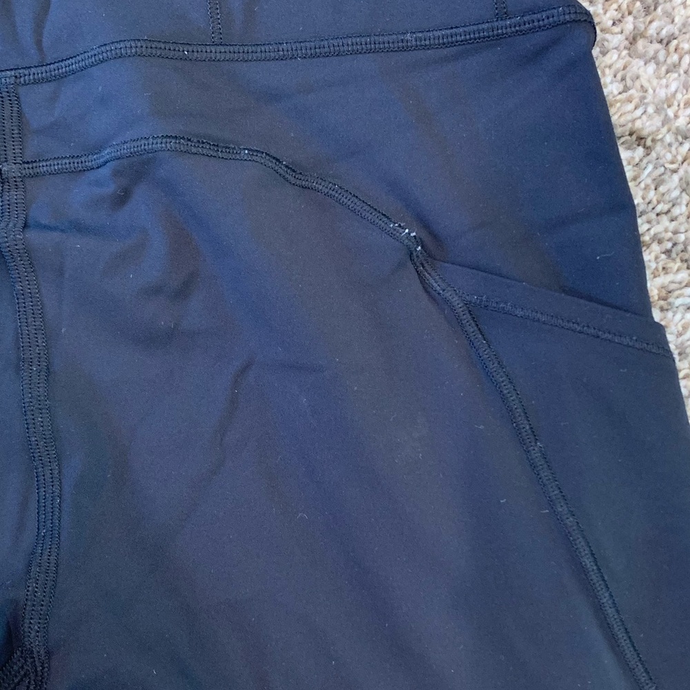 Lululemon black leggings w/ pockets